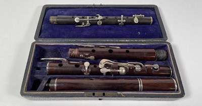 Lot 49 - RUDALL ROSE CARTER & CO ANTIQUE FLUTE IN CASE.