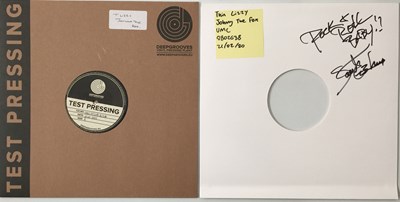 Lot 55 - THIN LIZZY - JOHNNY THE FOX (2020 WHITE LABEL TEST PRESSING - 0802638 - SIGNED)