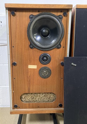 Lot 4 - B&W DM2 SPEAKERS PAIR.