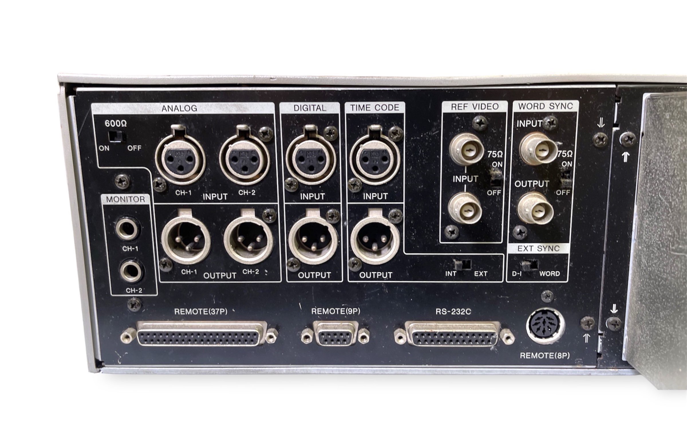 Enregistreur DAT Studio Sony PCM7040 - En Panne (ERROR) - Pour Pièces Ou Réparation