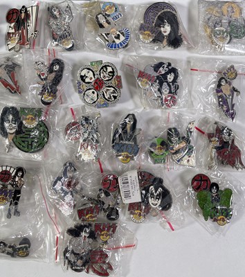 Lot 442 - KISS - BADGE COLLECTION INC HARD ROCK CAFE.