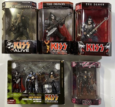 Lot 461 - KISS - COLLECTABLES./ FIGURINES.