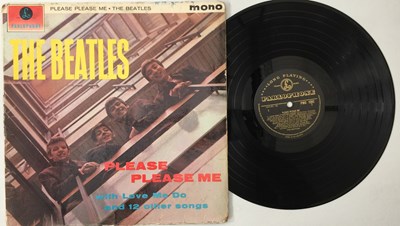 Lot 1081 - THE BEATLES - PLEASE PLEASE ME LP (BLACK & GOLD PARLOPHONE - DICK JAMES - PMC 1202)