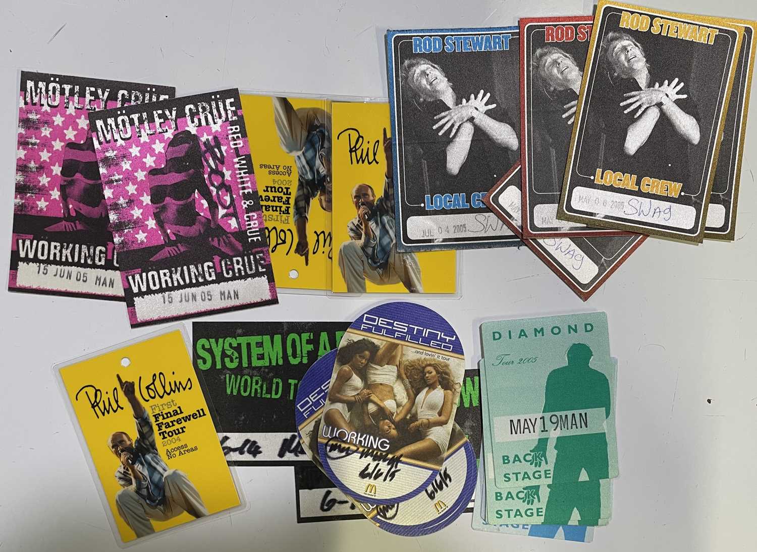 Lot 71 ASSORTED CONCERT MEMORABILIA INC VIP