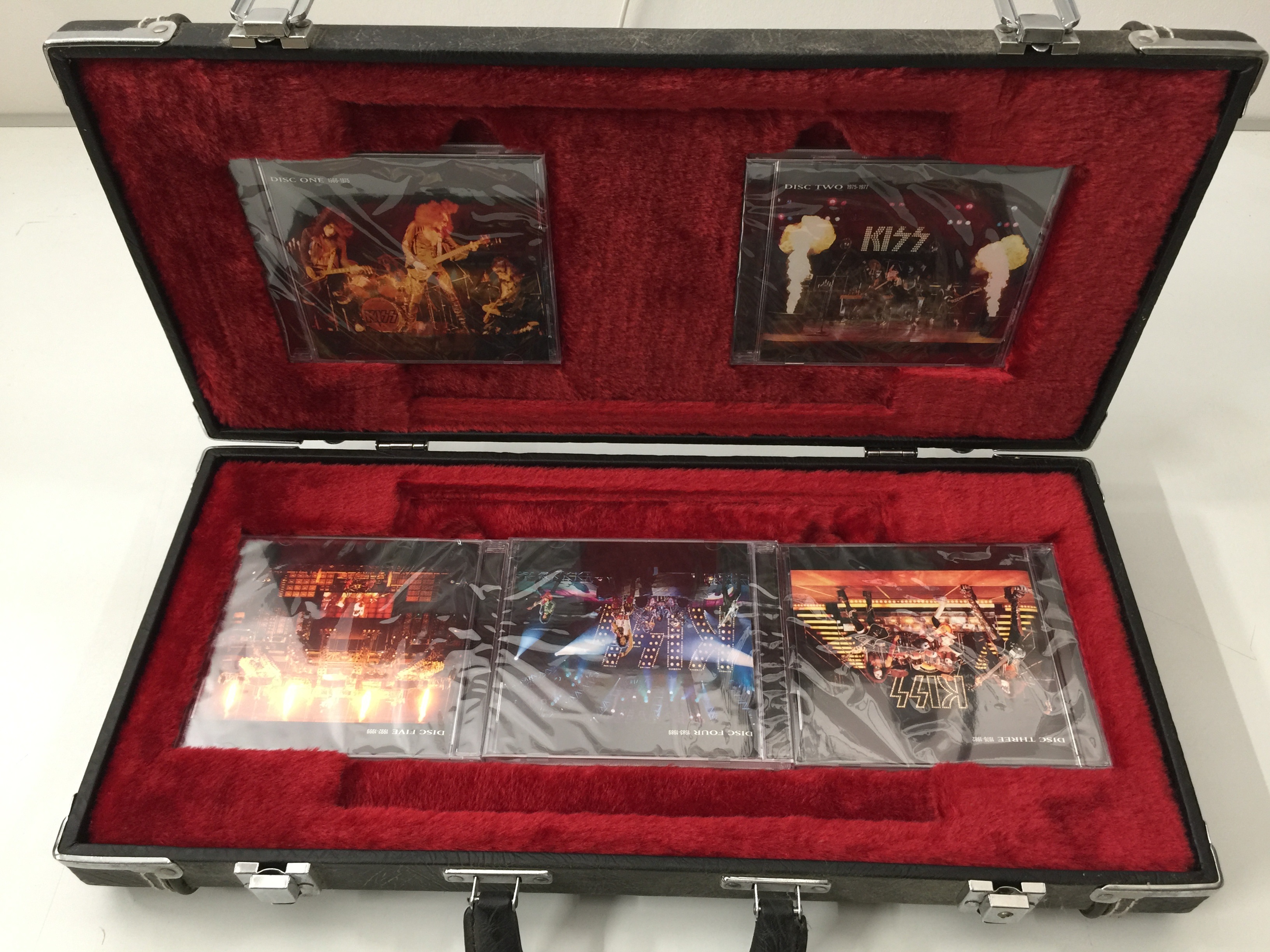 Lot 183 KISS KISS THE BOX SET (MERCURY 314 586