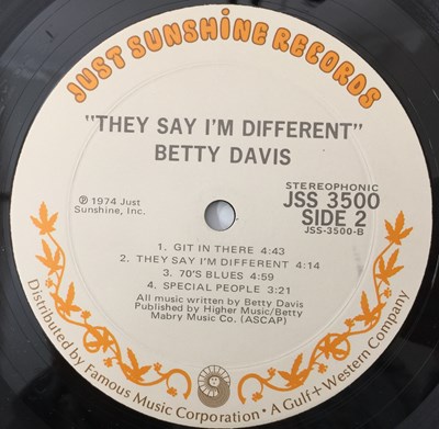 Lot 138 - BETTY DAVIS - THEY SAM I'M DIFFERENT LP (US OG - JUST SUNSHINE - JSS 3500)