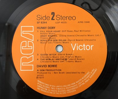 Lot 101 - DAVID BOWIE - HUNKY DORY LP (ORIGINAL UK FRONT LAMINATED PRESSING - RCA VICTOR SF 8244 - NO GEM SLEEVE).
