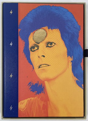 Lot 462 - DAVID BOWIE / MICK ROCK - MOONAGE DAYDREAM - GENESIS BOOK - SIGNED BY BOTH.