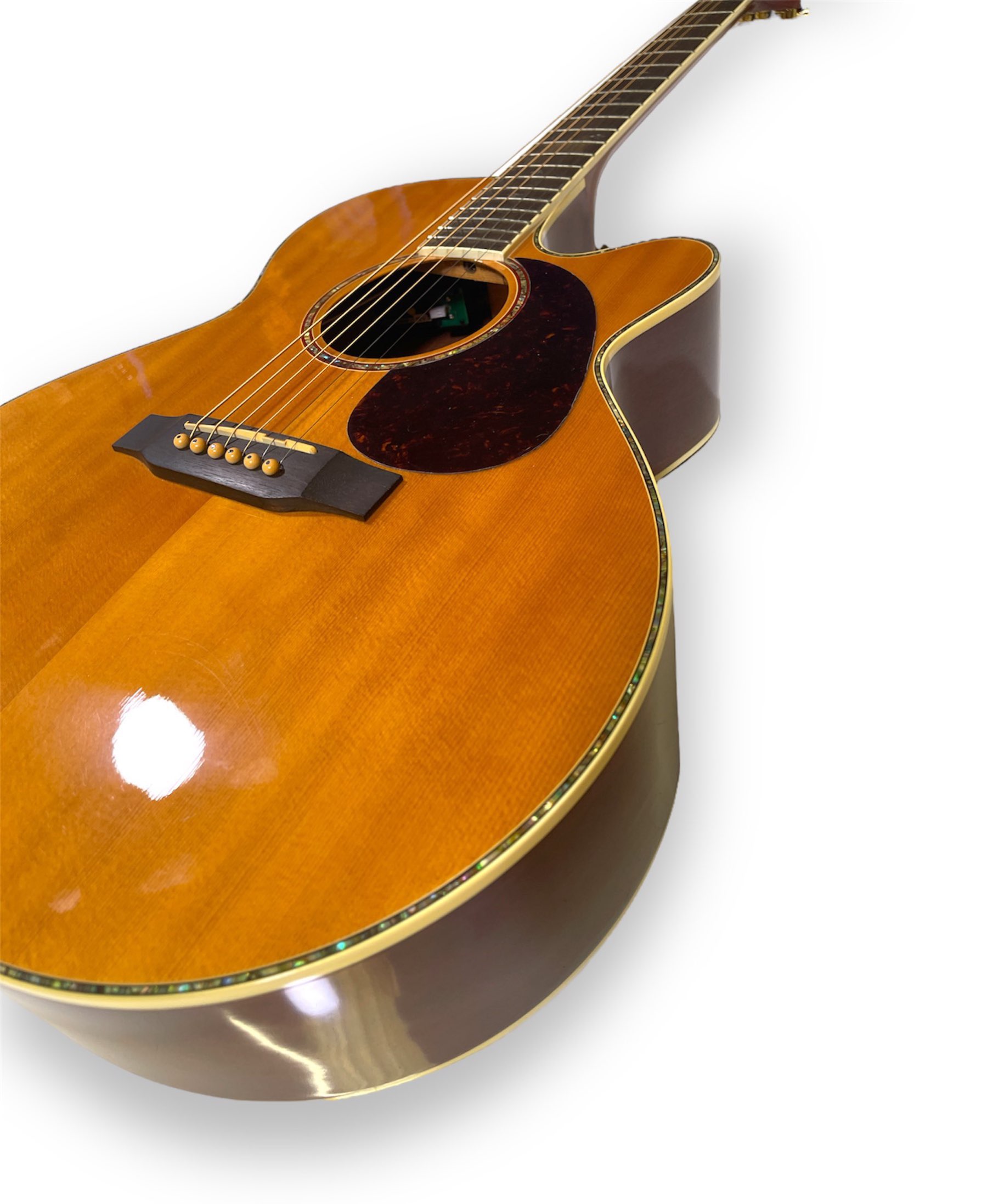 Lot 293 TAKAMINE EG 540 DLX SEMIACOUSTIC GUITAR.