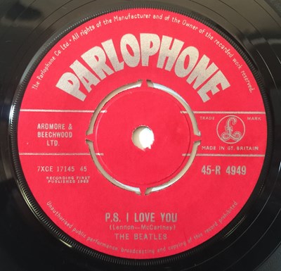 Lot 4 - The Beatles - Love Me Do 7" (1st UK Pressing - Parlophone 45-R 4949)