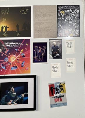 Lot 285 - AUTOGRAPH COLLECTION INC FROM THE JAM/BILLY BRAGG.