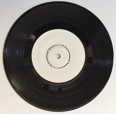 Lot 668 - Queen - Somebody To Love 7" (UK White Label Test Pressing - EMI 2565