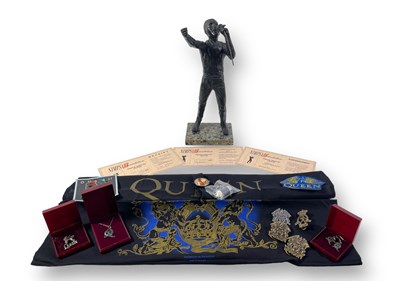 Lot 404 - QUEEN - COLLECTABLES/MERCHANDISE INC 1992 FREDDIE MERCURY STATUETTE.