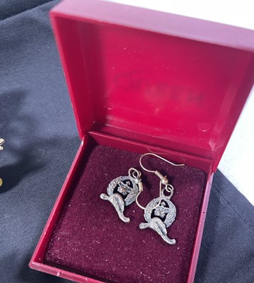 Lot 404 - QUEEN - COLLECTABLES/MERCHANDISE INC 1992 FREDDIE MERCURY STATUETTE.