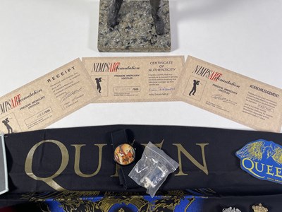 Lot 404 - QUEEN - COLLECTABLES/MERCHANDISE INC 1992 FREDDIE MERCURY STATUETTE.