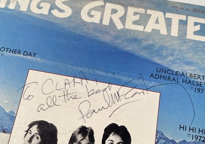 Lot 312 - PAUL MCCARTNEY SIGNED WINGS GREATEST HITS.