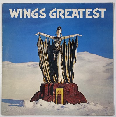 Lot 312 - PAUL MCCARTNEY SIGNED WINGS GREATEST HITS.