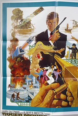 Lot 201 - JAMES BOND - THE MAN WITH THE GOLDEN GUN (1974) - ORIGINAL GERMAN POSTER.