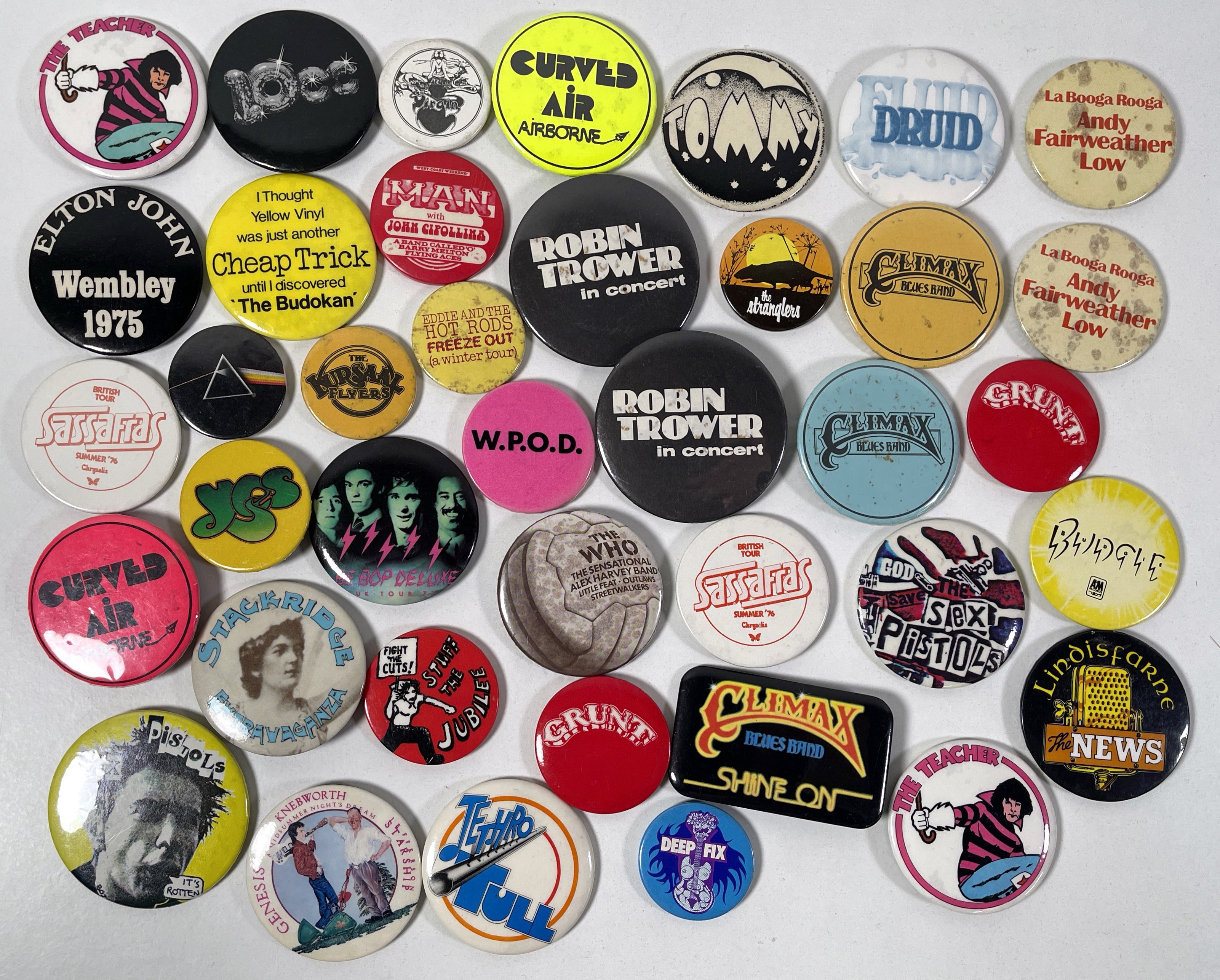 Lot 124 - ORIGINAL C 1970S BADGE COLLECTION.