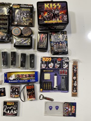 Lot 425 - KISS MEMORABILIA - TOYS AND COLLECTABLES.