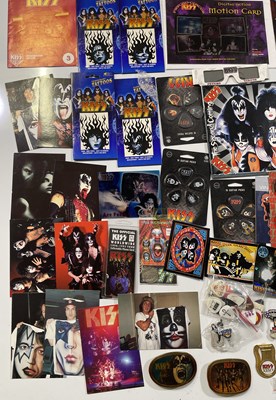 Lot 426 - KISS - BADGES / PINS / COLLECTABLES.