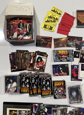 Lot 434 - KISS COLLECTOR'S CARDS .