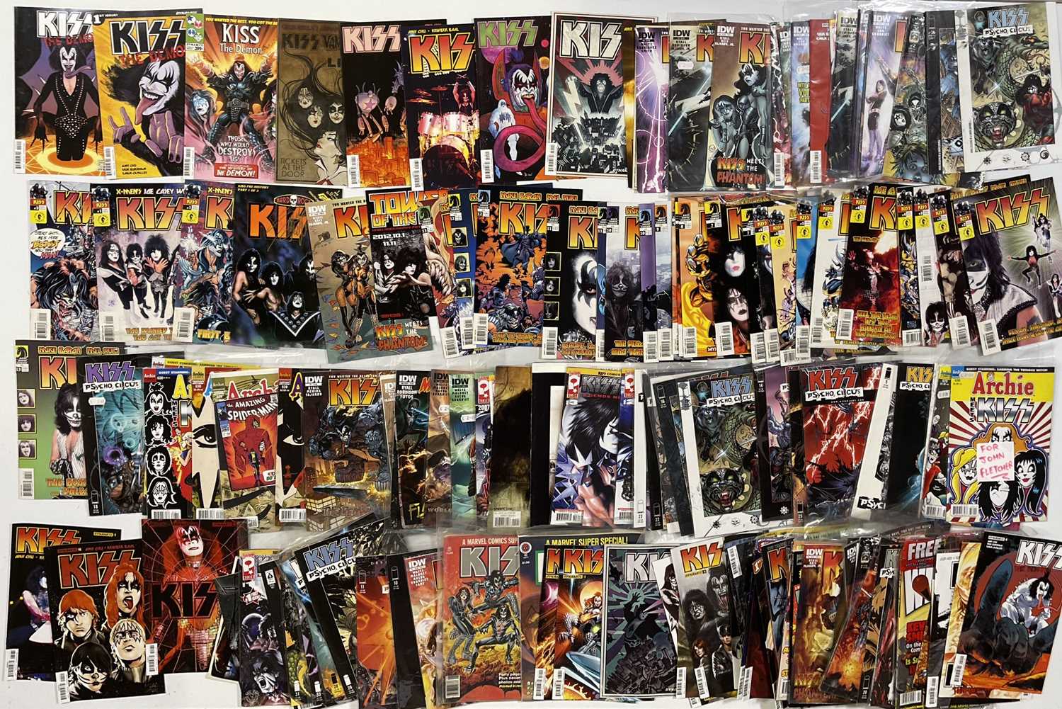 Lot 436 - KISS - LARGE COMIC COLLECTION.