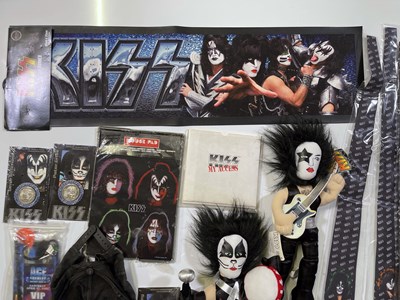 Lot 438 - KISS COLLECTABLES / TOYS.