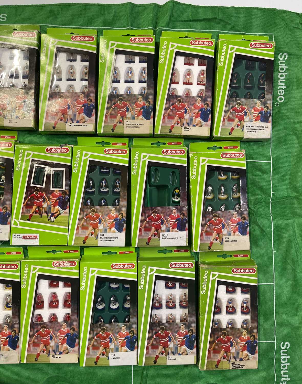 Lot 9 - SUBBUTEO COLLECTION - 26 TEAMS PLUS EXTRAS.