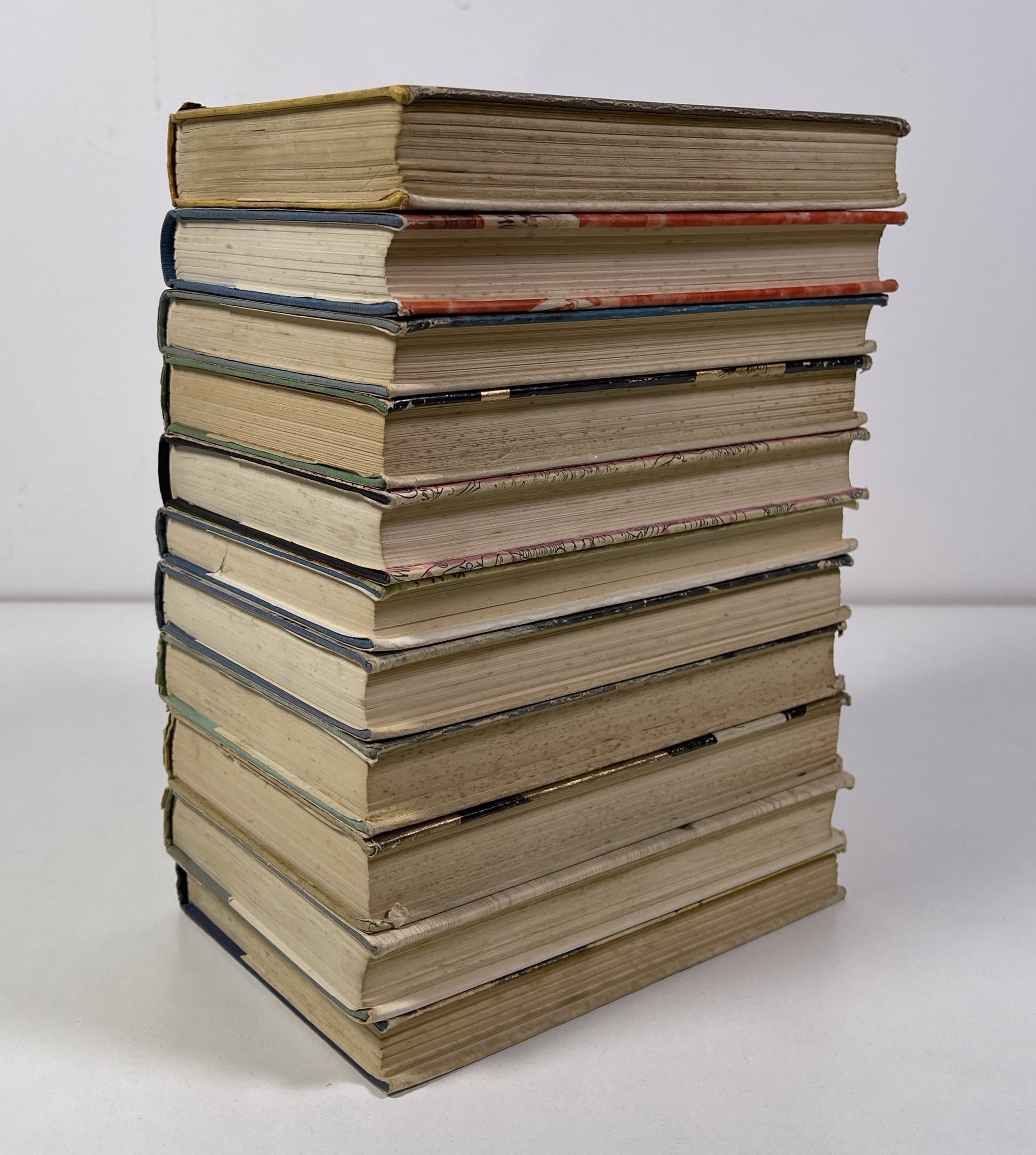 Lot 44 JAMES BOND THE BOOK CLUB EDITIONS.