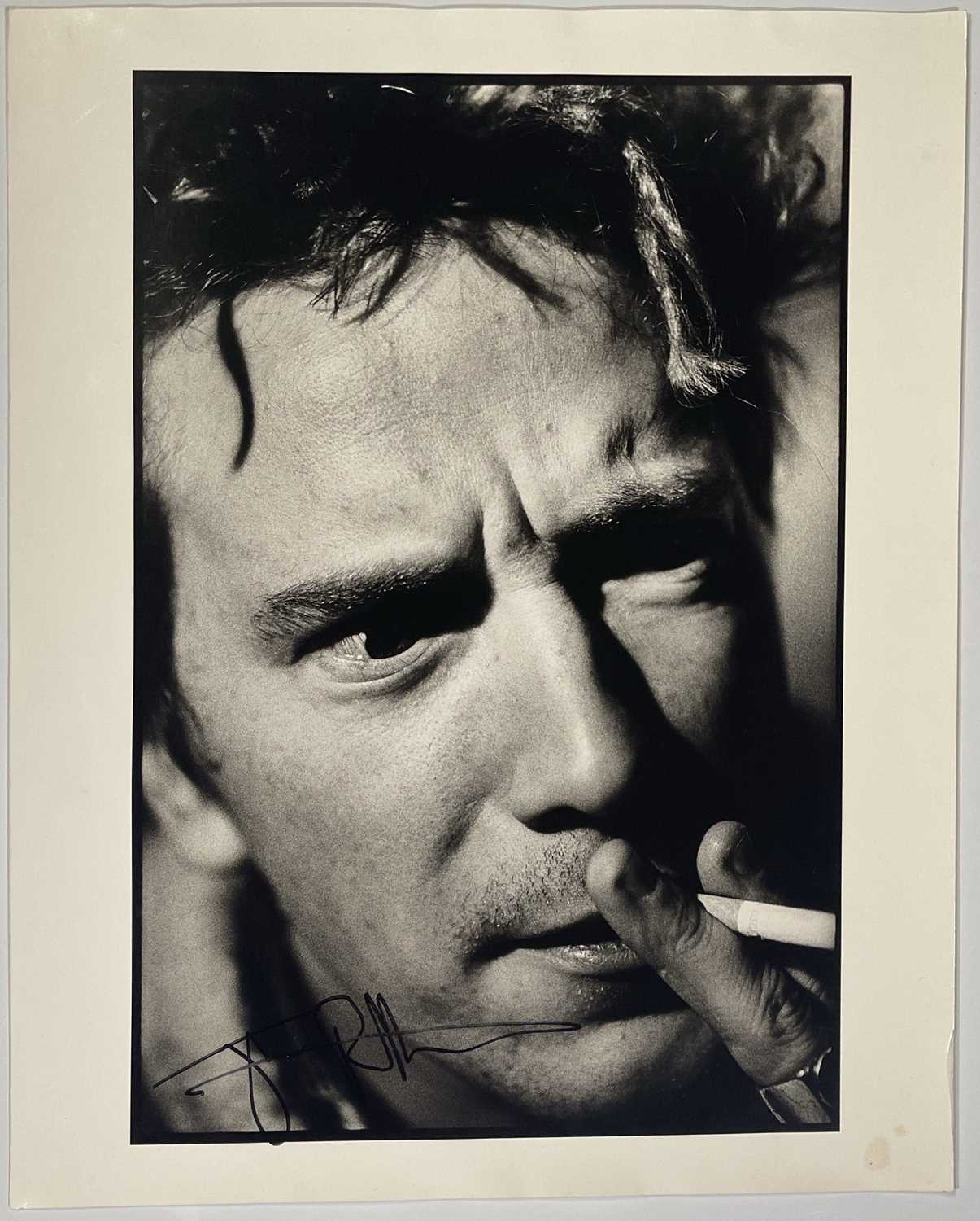 Lot 97 - THE SEX PISTOLS - JOHNNY ROTTEN SIGNED PHOTO.