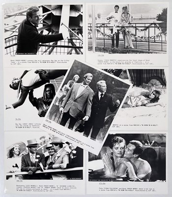 Lot 284 - JAMES BOND - A VIEW TO A KILL (1985) - OFFICIAL PROMO PACK WITH PHOTOGRAPHS.