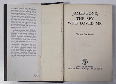 Lot 218 - CHRISTOPHER WOOD - JAMES BOND - THE SPY WHO LOVED ME (1977) FIRST EDITION.