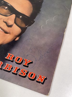 Lot 246 - ROY ORBISON SIGNED LP AND PROGRAMME