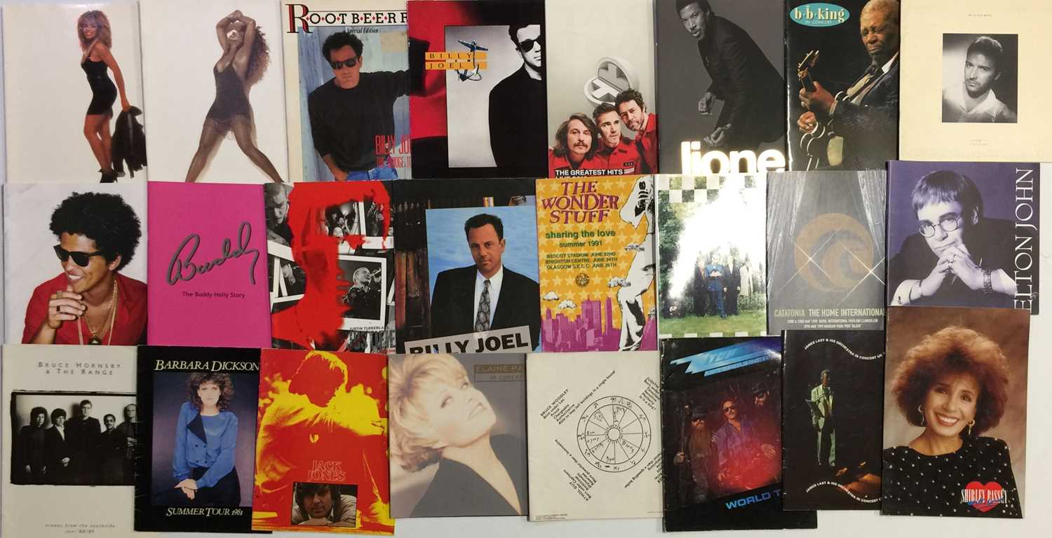 Rock Concert Collection Lot 104 - POP AND ROCK CONCERT PROGRAMME COLLECTION