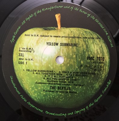 Lot 25 - THE BEATLES - YELLOW SUBMARINE LP (ORIGINAL UK MONO COPY - PMC 7070)