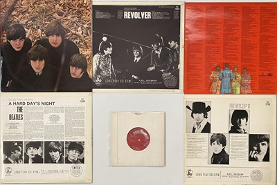 Lot 34 - THE BEATLES - LP/ 7" PACK