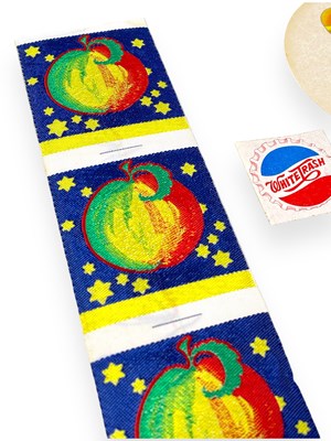 Lot 222 - THE BEATLES - ORIGINAL APPLE PROMO ITEMS INC THE FOOL DESIGNED PATCHES.
