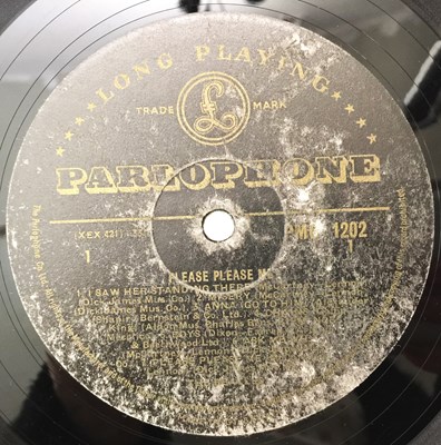 Lot 64 - THE BEATLES - PLEASE PLEASE ME LP (BLACK & GOLD PARLOPHONE - DICK JAMES - PMC 1202)