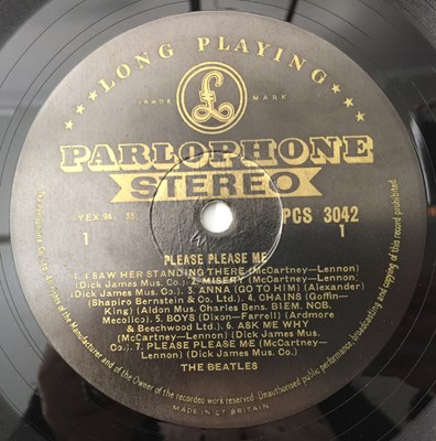 Lot 81 - THE BEATLES - PLEASE PLEASE ME LP (ORIGINAL UK STEREO 'BLACK AND GOLD' PCS 3042).