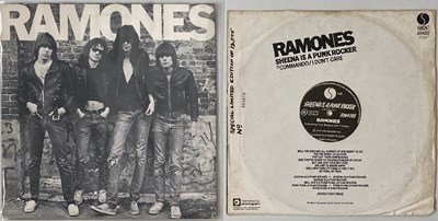 Lot 210 - RAMONES - LP/ 12" PACK
