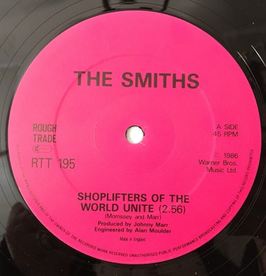 Lot 217 - THE SMITHS - SHOPLIFTERS OF THE WORLD UNITE 12" (RTT 195 - MISPRESS)