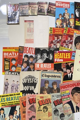 Lot 133 - THE BEATLES ORIGINAL MAGAZINES.