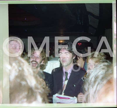 Lot 307 - THE BEATLES - PAUL MCCARTNEY / WINGS - 18TH SEPTEMBER 1975 WINGS PARTY PHOTO NEGATIVES - SOLD WITH FULL COPYRIGHT.