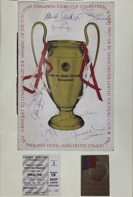 Lot 329 - GEORGE BEST SIGNED DISPLAY.