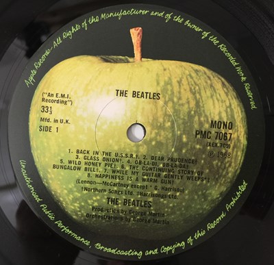 Lot 104 - THE BEATLES - WHITE ALBUM LP (MONO 1981 UK PRESSING - PMC 7067/8)
