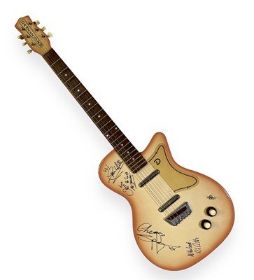 Lot 28 - THE SEARCHERS SIGNED GUITAR - A DANELECTRO GUITAR SIGNED BY THE SEARCHERS