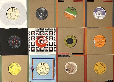 Lot 197 - 60s/ 70s SOUL 7" COLLECTION (UK PRESSINGS)