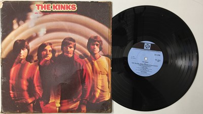 Lot 679 - THE KINKS - THE VILLAGE GREEN PRESERVATION SOCIETY LP (UK MONO OG - PYE - NPL.18233)