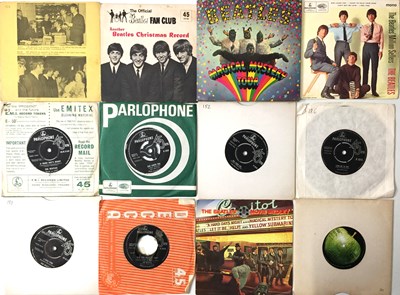 Lot 689 - THE BEATLES AND RELATED (INC CHRISTMAS FLEXI DISCS)